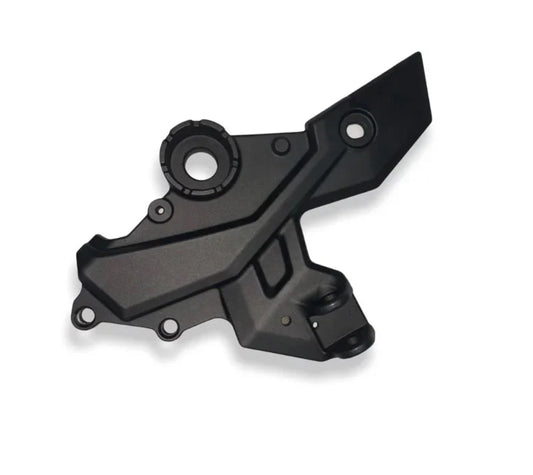 תושבת רגלית רוכב ימין Z650 – יציבות ונוחות מרבית