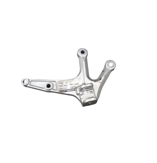 תושבת רגלית רוכב ימין משומש לMT03