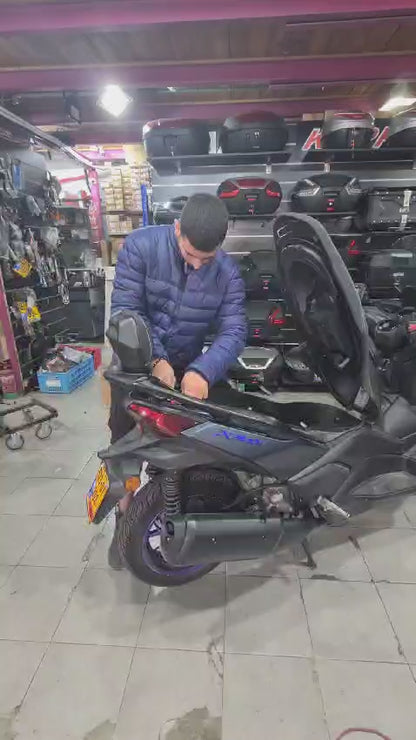 XMAX 300 משענת גב